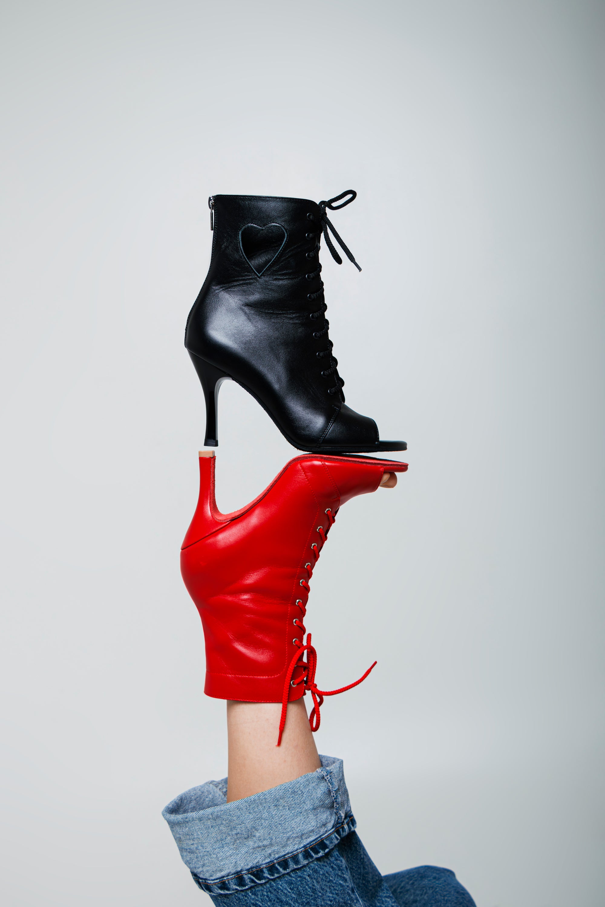 CUPIDON - Talons aiguilles à bout ouvert pour Heels Dance & Salsa | Cuir Premium Noir avec petit cœur | 9,5 cm