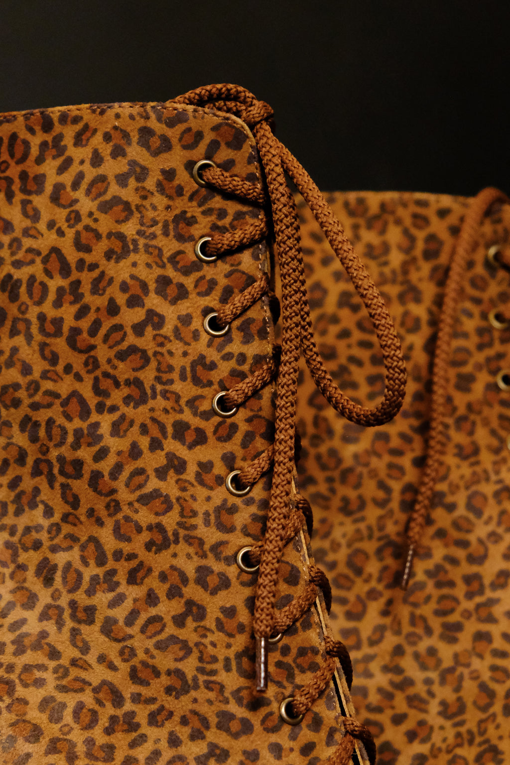 SAVANNAH – Talons aiguilles à bout ouvert pour Heels Dance & Salsa | Cuir suédé imprimé léopard | 9,5 cm