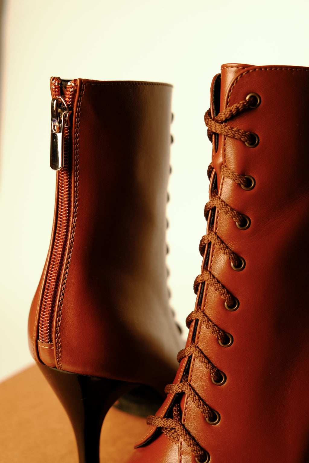 CACAO – Talons aiguilles à bout ouvert pour Heels Dance & Salsa | Cuir Premium Marron | 9,5 cm