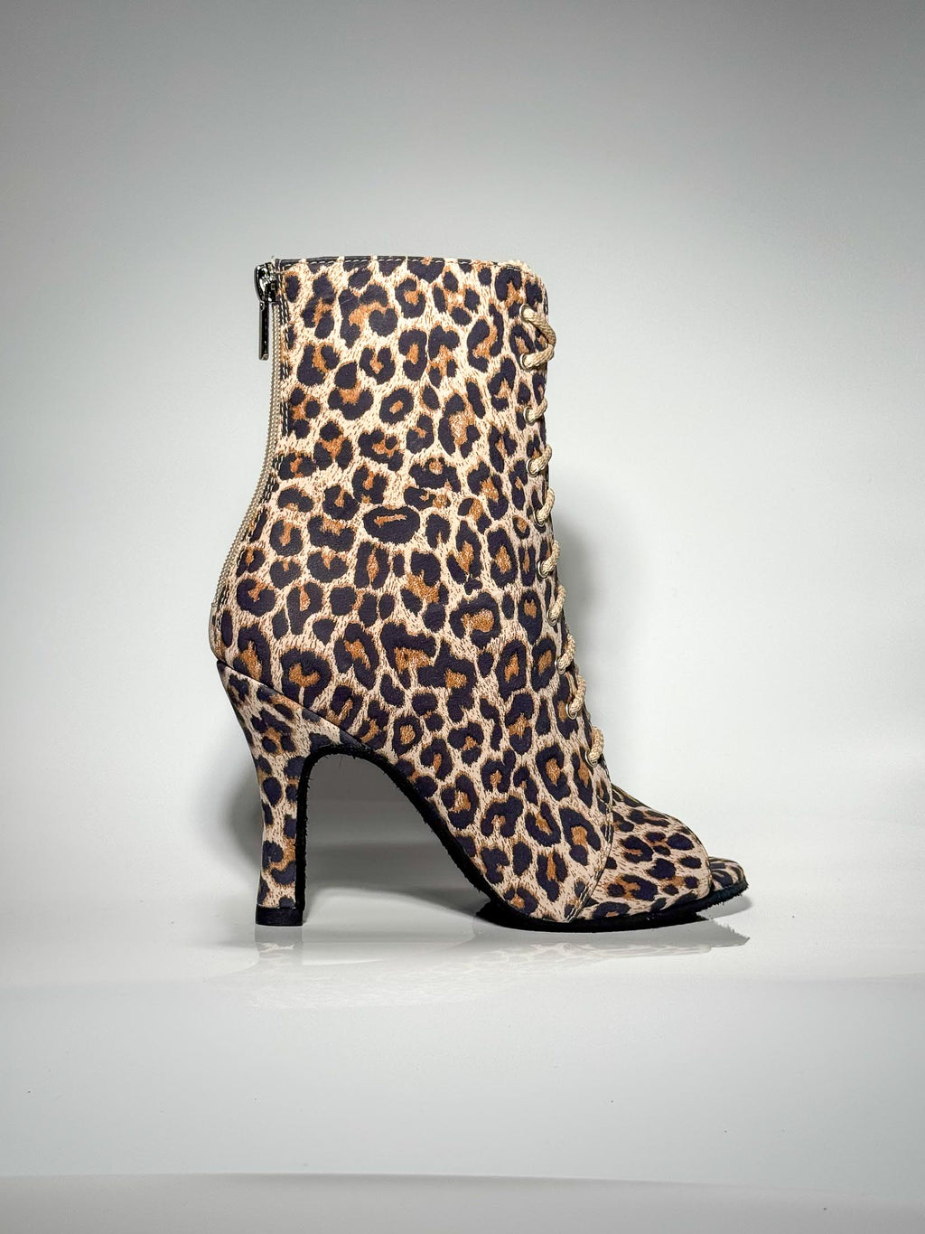 REBELLE - Talons aiguilles à bout ouvert pour Heels Dance & Salsa | Cuir Premium Imprimé Léopard | 9,5 cm